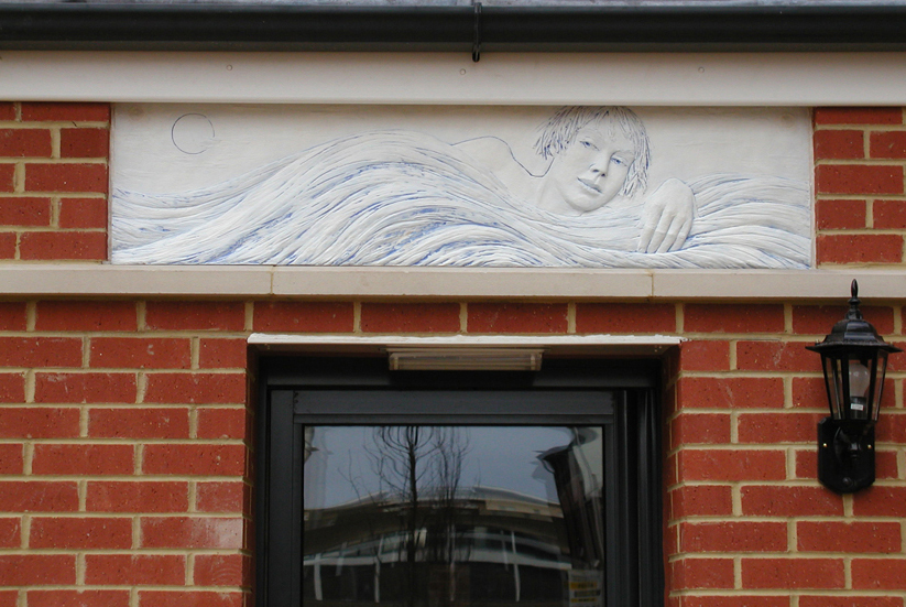 cardiff-swimmer-woman-in-situ